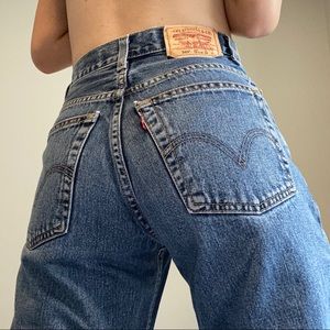 Vintage Levi’s 569 straight leg jeans
